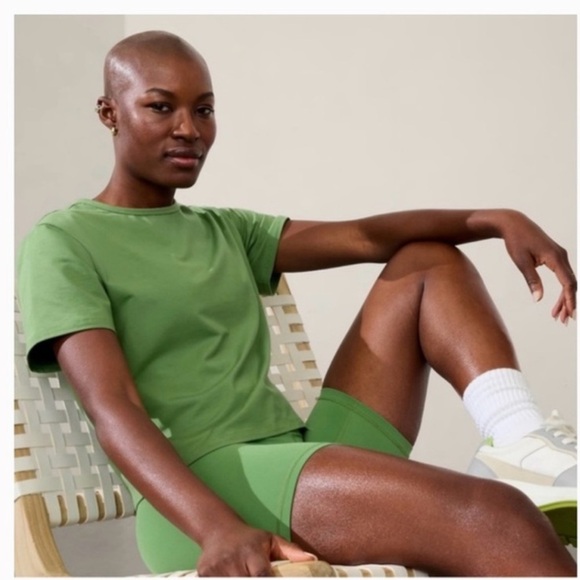 NWT athleta essential tee - Picture 1 of 6